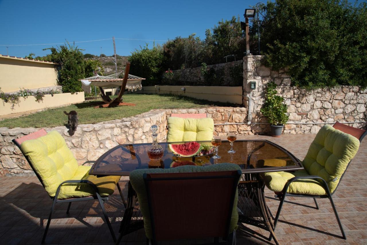 Sunny Hideaway Residence Close To The Nature Argoulidhés エクステリア 写真